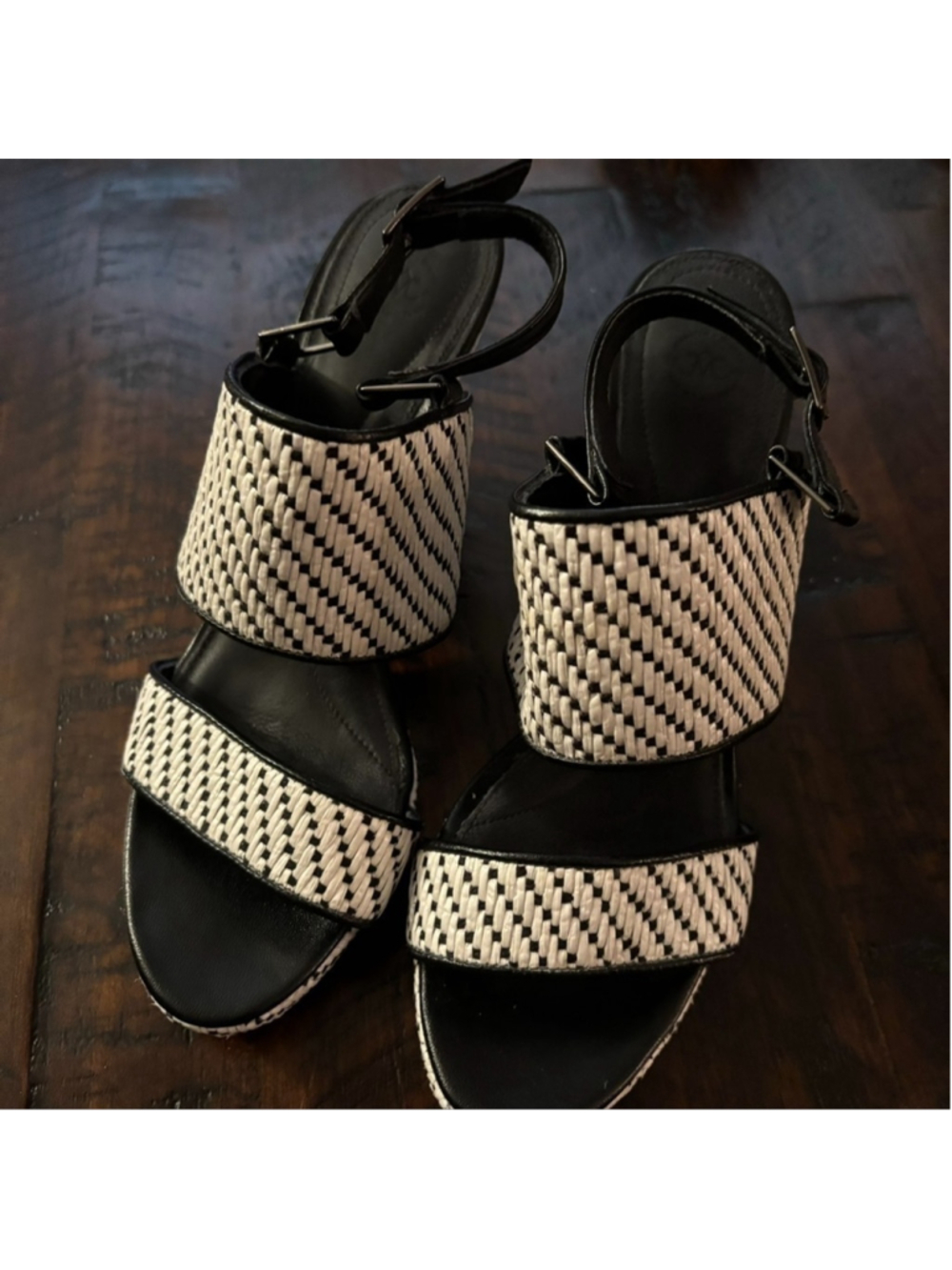 JOHNSON & MURPHY HIGH HEELED SANDALS BLACK AND WHITE EXCELLENT CONDITION 7 1/2 M - Picture 4 of 7